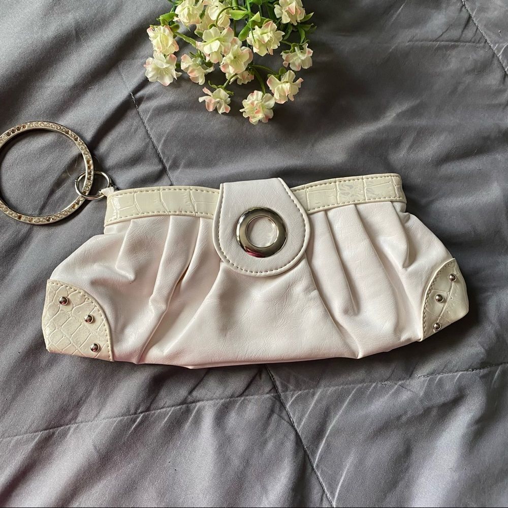 White Studded Ringlot wristlet
